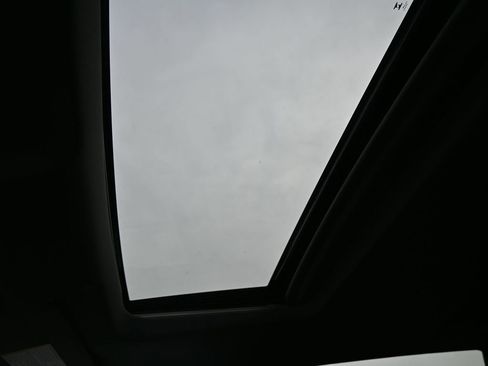 Used 2024 GMC Sierra 3500 SLT w/ SLT Premium Package image 43