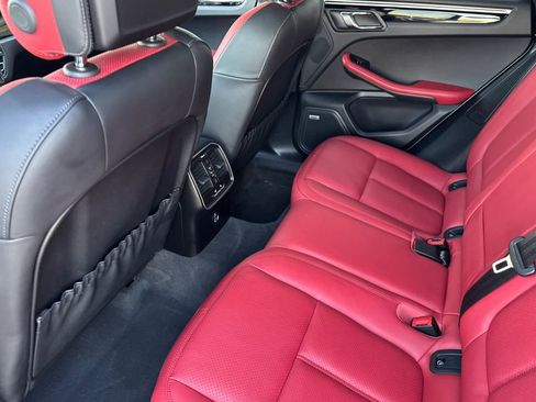 Used 2020 Porsche Macan Base image 5