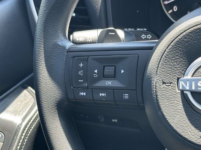 Used 2024 Nissan Rogue SV AWD/4WD image 23