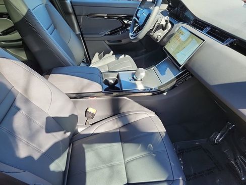 Used 2026 Land Rover Range Rover Evoque S image 3