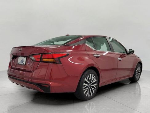 Used 2025 Nissan Altima 2.5 SV FWD image 48