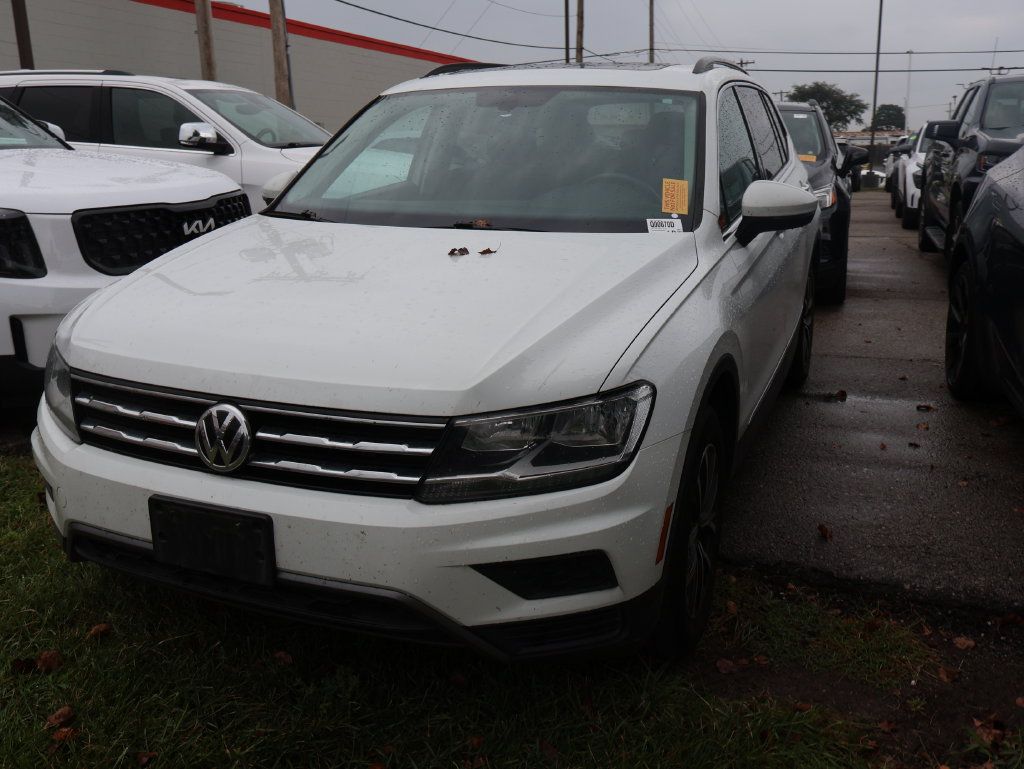 Used 2021 Volkswagen Tiguan SE w/ Panoramic Sunroof Package AWD/4WD image 11