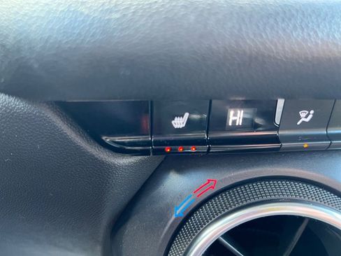 Used 2022 Chevrolet Blazer LT FWD image 28