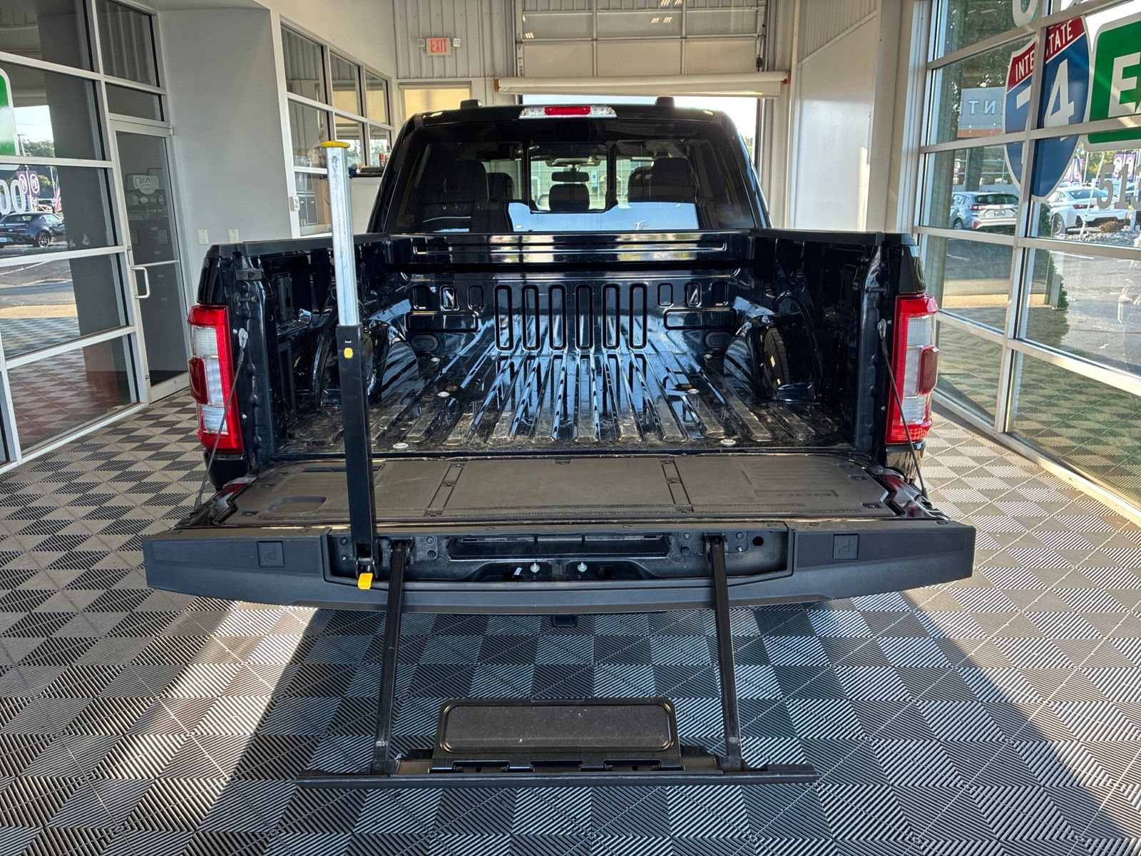 Used 2022 Ford F150 Lariat AWD/4WD image 12