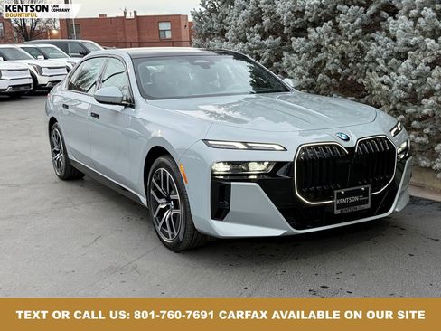 Used 2025 BMW 740i xDrive image 11