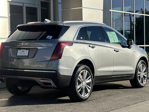 Used 2025 Cadillac XT5 Premium Luxury image 4