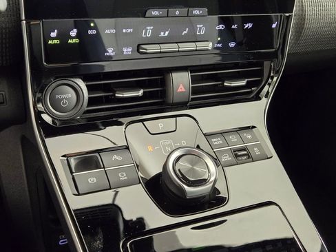 Certified 2025 Subaru Solterra AWD/4WD image 30