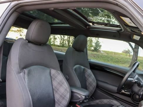 Used 2017 MINI Cooper S image 19