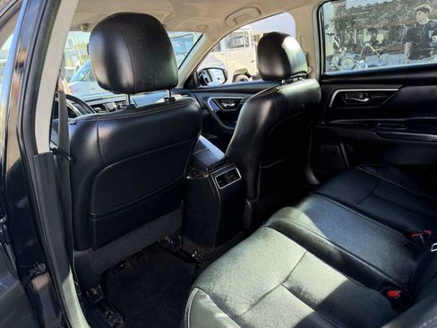 Used 2016 Nissan Altima 2.5 SL FWD image 10