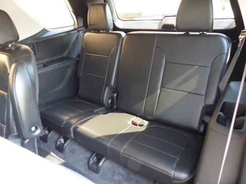 Used 2020 Chevrolet Traverse LT w/ LT Premium Package FWD image 42