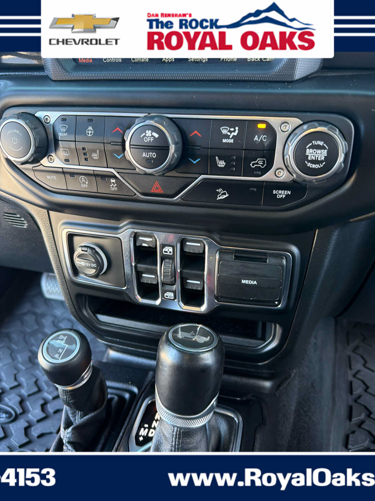 Used 2020 Jeep Wrangler Unlimited Sahara AWD/4WD image 43
