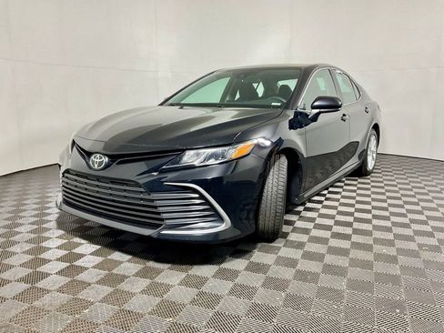 Used 2022 Toyota Camry LE AWD/4WD image 2