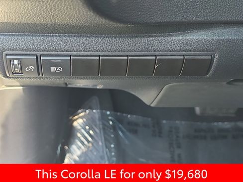 Used 2024 Toyota Corolla LE FWD image 31