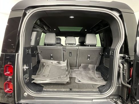 Certified 2024 Land Rover Defender 110 X-Dynamic SE image 27