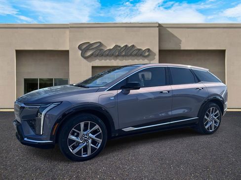 New 2026 Cadillac Optiq Luxury 2 image 7