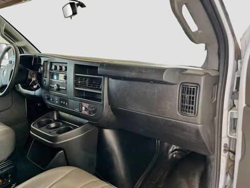 Used 2025 Chevrolet Express 2500 Extended w/ Driver Convenience Package RWD image 27