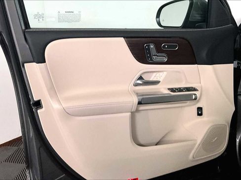 New 2026 Mercedes-Benz GLB 250 4MATIC image 12