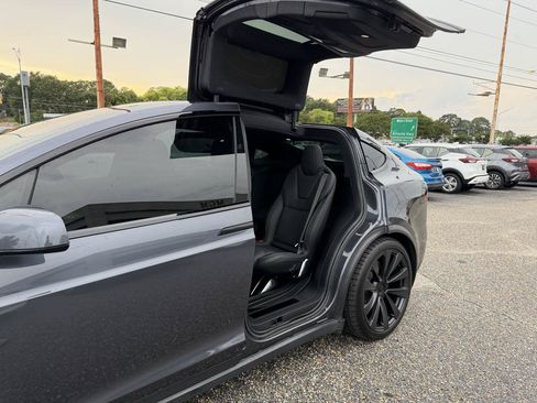 Used 2022 Tesla Model X Plaid AWD/4WD image 31