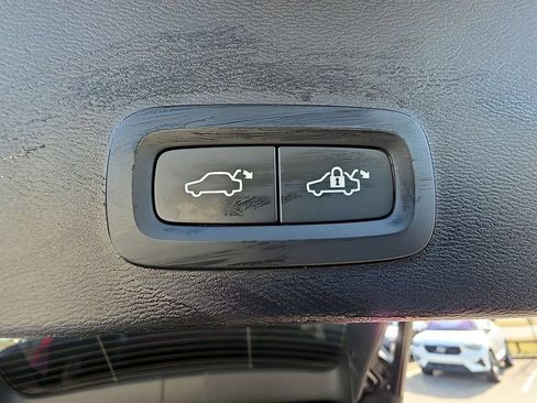 New 2026 Volvo XC40 B4 Plus w/ Protection Package Premier FWD image 21
