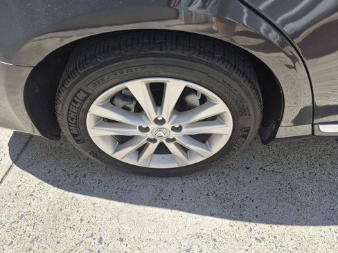 Used 2010 Lexus ES 350 w/ Preferred Accessory Package FWD image 7