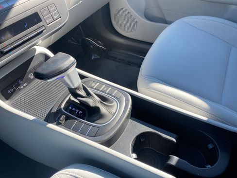 Used 2025 Hyundai Kona SEL image 41