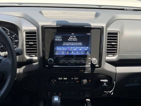 Used 2024 Nissan Frontier SV w/ SV Convenience Package RWD image 15