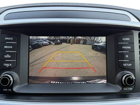 Used 2019 Kia Sorento S image 15