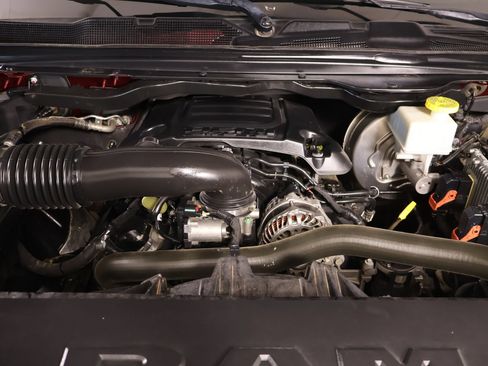 Used 2019 RAM 1500 Laramie AWD/4WD image 19