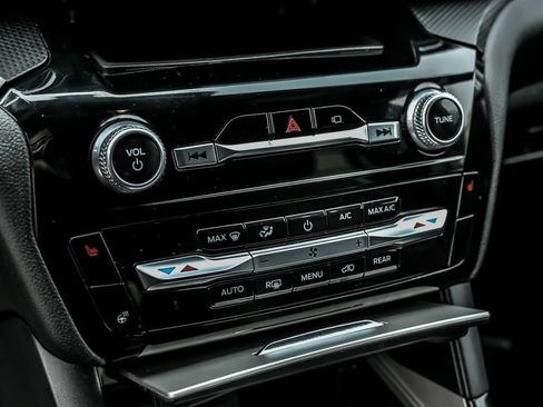 Certified 2023 Ford Explorer ST-Line AWD/4WD image 25