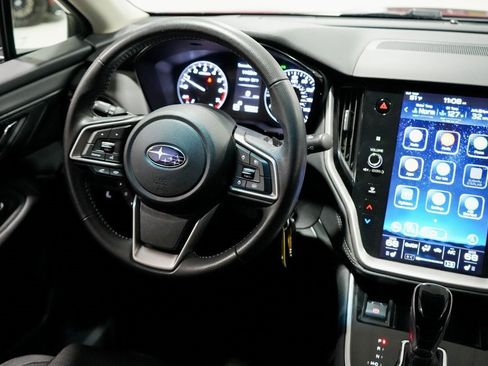 Used 2022 Subaru Outback Premium image 11