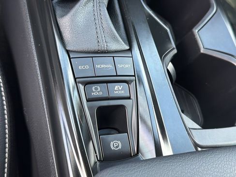 Used 2025 Toyota Camry SE w/ Multimedia Upgrade Package FWD image 33