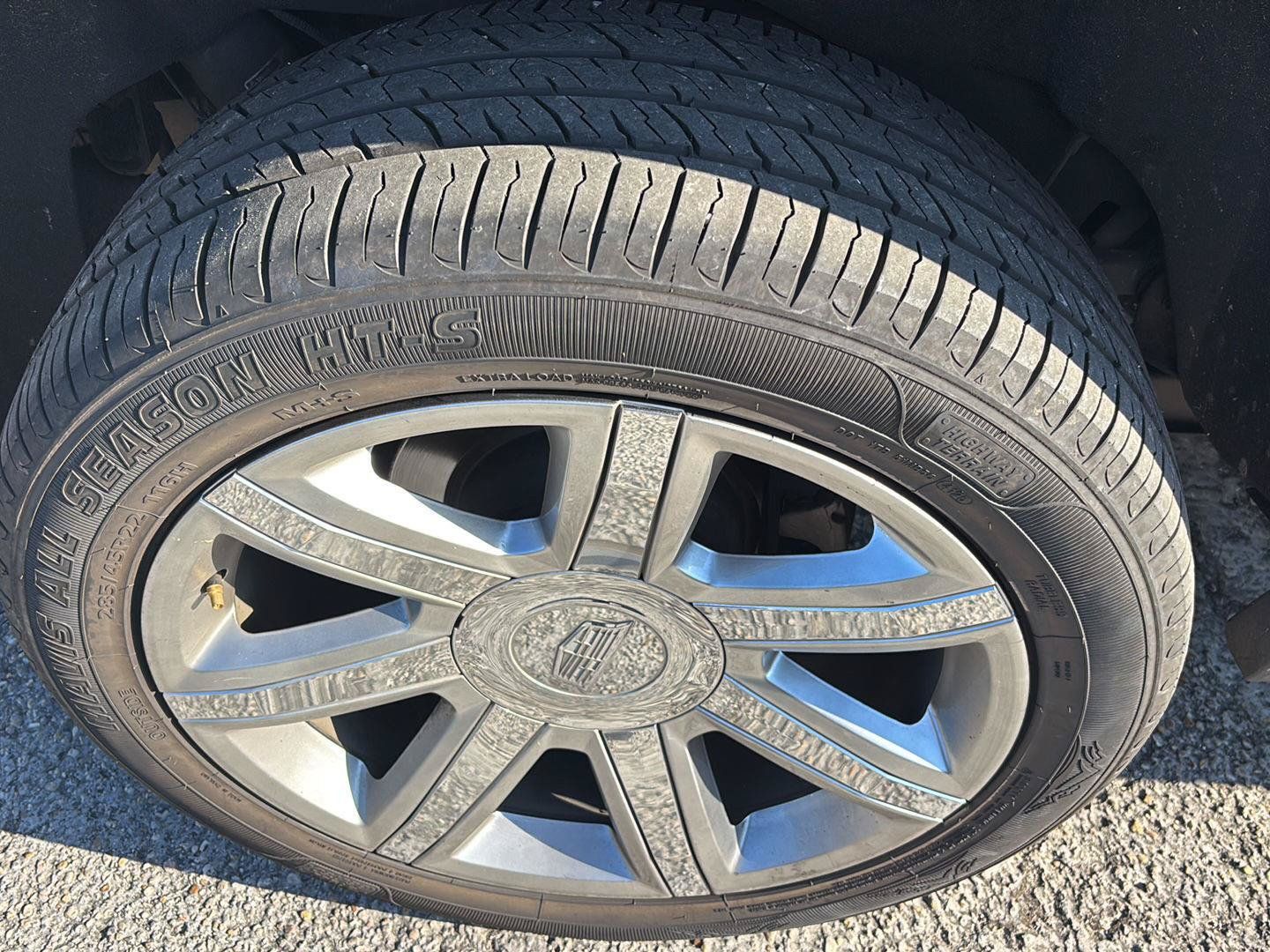 Used 2020 Cadillac Escalade Luxury RWD image 10