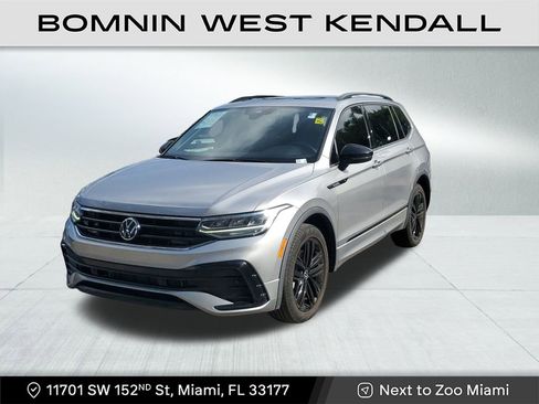 Used 2022 Volkswagen Tiguan SE R-Line image 3