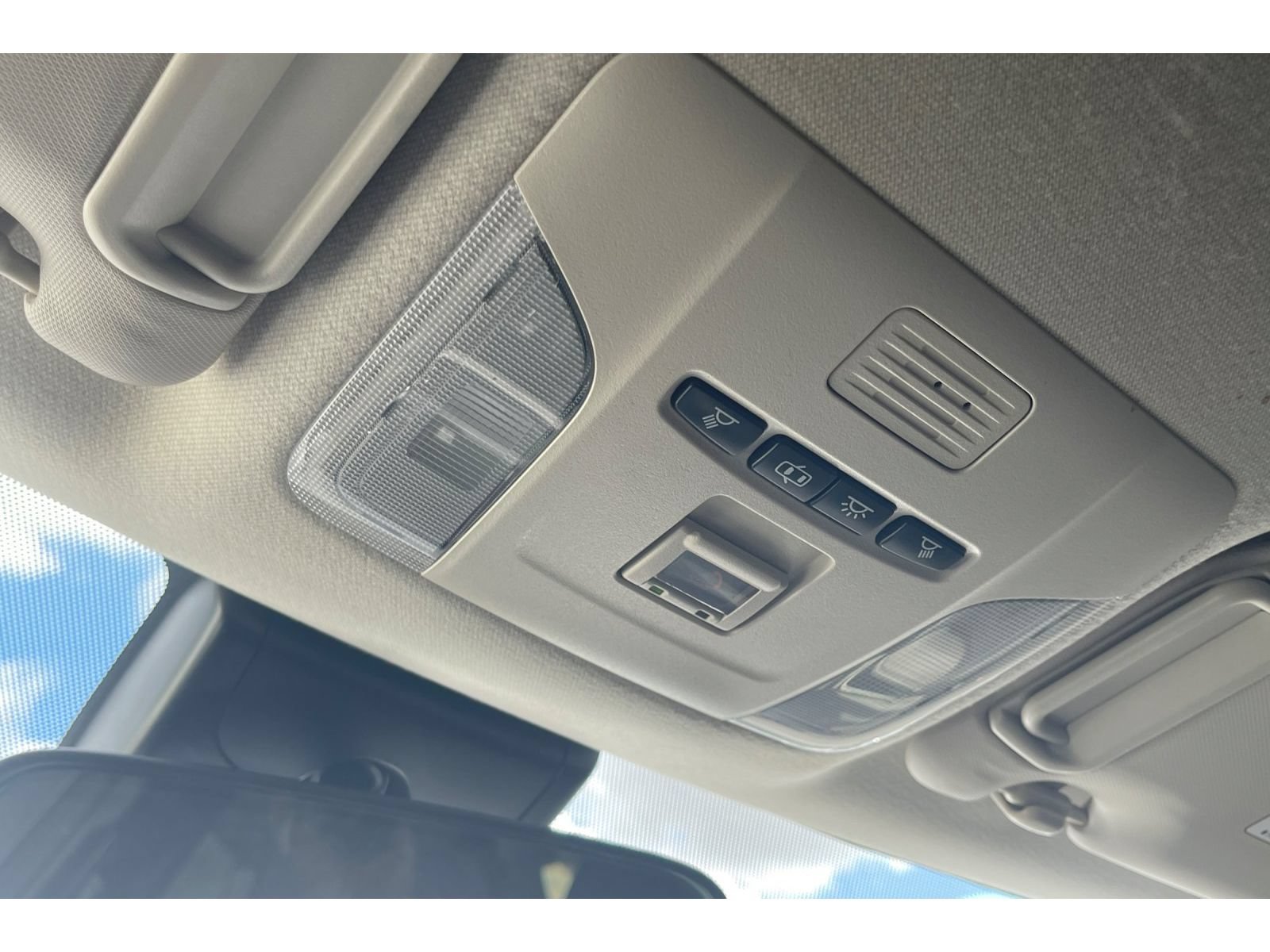 Used 2022 Toyota Corolla LE w/ Carpet Mat Package (TMS) FWD image 23