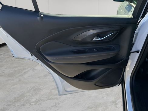 Used 2022 GMC Terrain SLE w/ Driver Convenience Package image 17