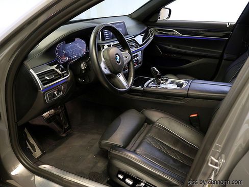 Certified 2022 BMW 750i xDrive w/ Executive Package image 11