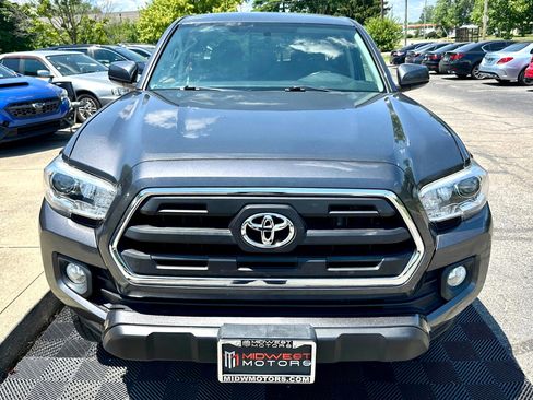 Used 2017 Toyota Tacoma SR5 image 9