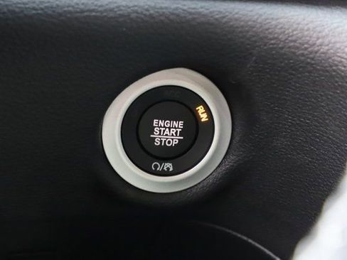 New 2026 Chrysler Pacifica Limited w/ S Appearance Package image 34