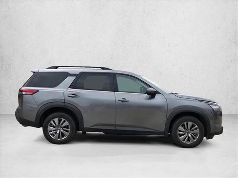 Used 2025 Nissan Pathfinder SV AWD/4WD image 4