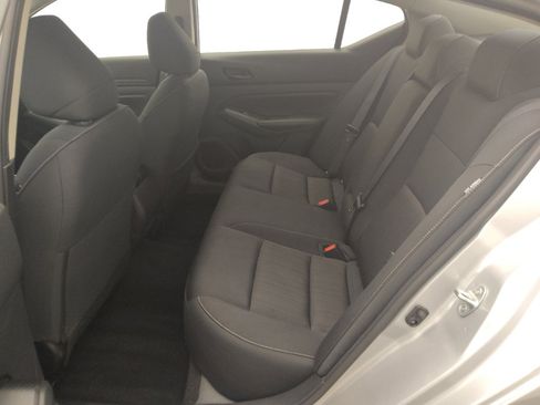 Used 2024 Nissan Altima 2.5 SV FWD image 18