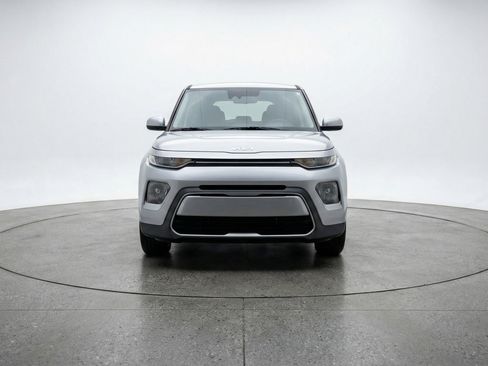Used 2025 Kia Soul LX w/ LX Technology Package image 2