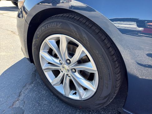 Used 2019 Chevrolet Malibu LT w/ Leather Package FWD image 9