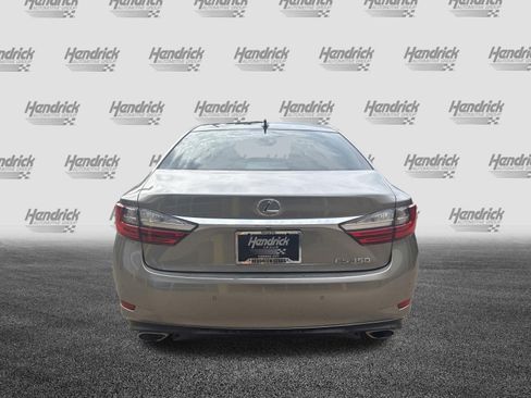 Used 2016 Lexus ES 350 w/ Ultra Luxury Package FWD image 9