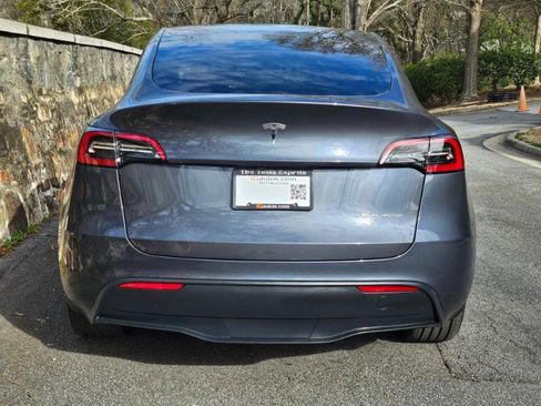 Used 2023 Tesla Model Y Long Range image 9