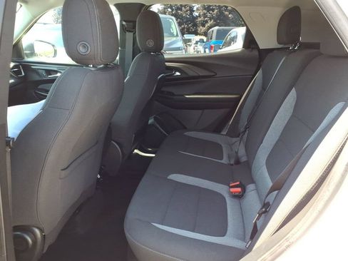 Used 2024 Chevrolet TrailBlazer LS w/ LS Convenience Package FWD image 10
