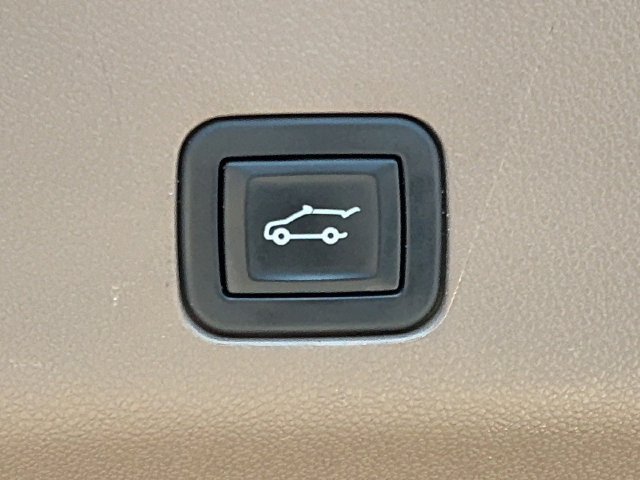 Used 2022 GMC Yukon Denali RWD image 22