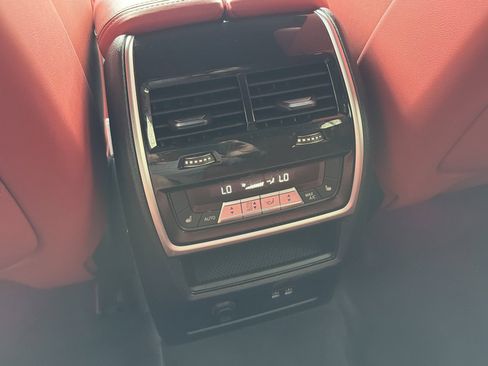 Used 2023 BMW XM AWD/4WD image 19