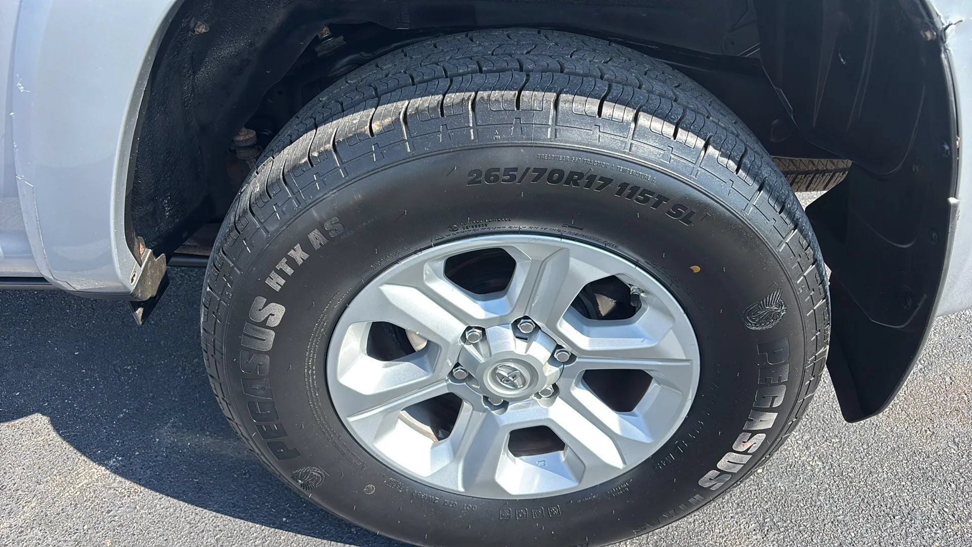 Used 2017 Toyota 4Runner SR5 Premium AWD/4WD image 37