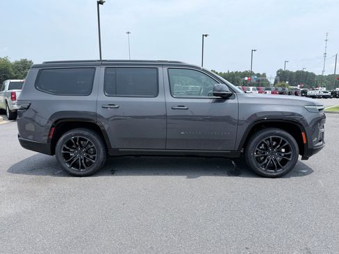 New 2026 Jeep Grand Wagoneer Summit AWD/4WD image 4