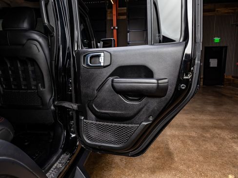 Used 2021 Jeep Wrangler Unlimited Rubicon image 40